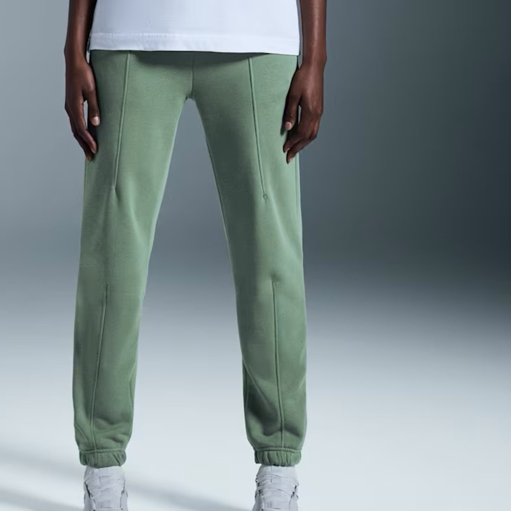 NWT On Cloud Fern Jogger Sweatpants Swiss Club Pant size‎ Small